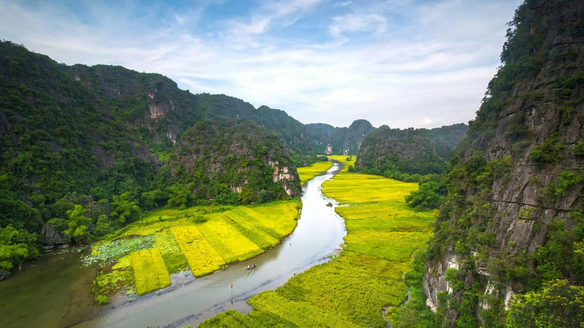 Cruise Ninh Binh’s River Landscapes